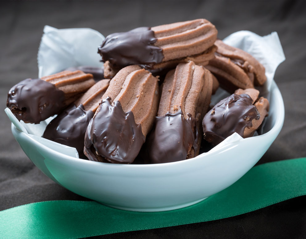 Schokoladen-Stäbchen mit Nougatcreme