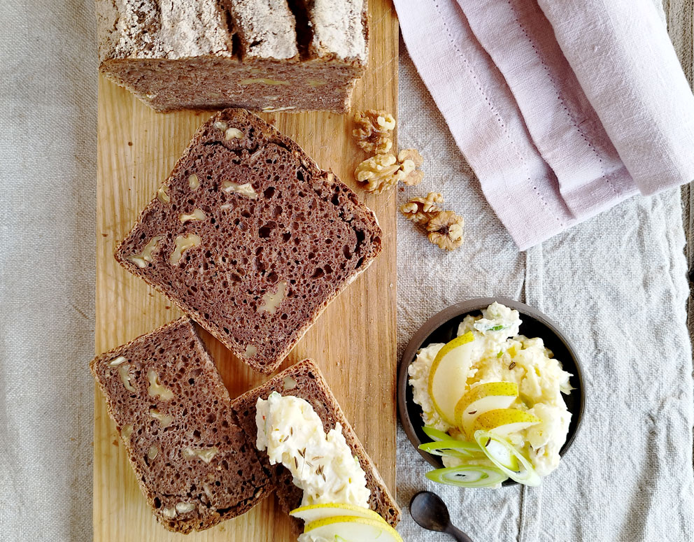 Rotkornweizenbrot mit Walnüssen